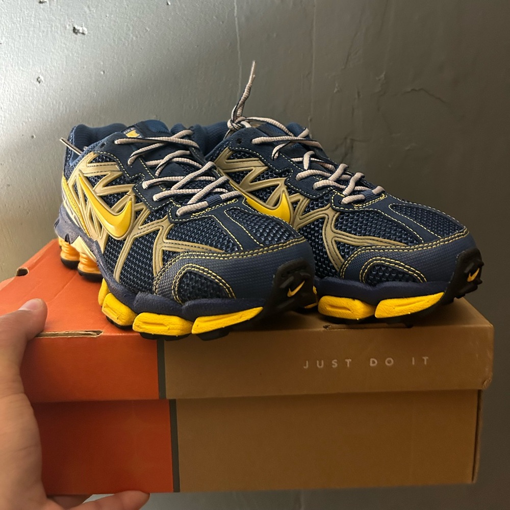 Nike Shox “Obsidian Yellow”